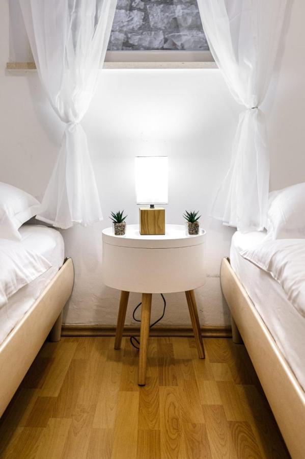 Apartmani P&S Supetar Eksteriør billede
