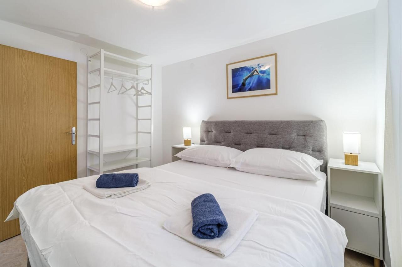 Apartmani P&S Supetar Eksteriør billede