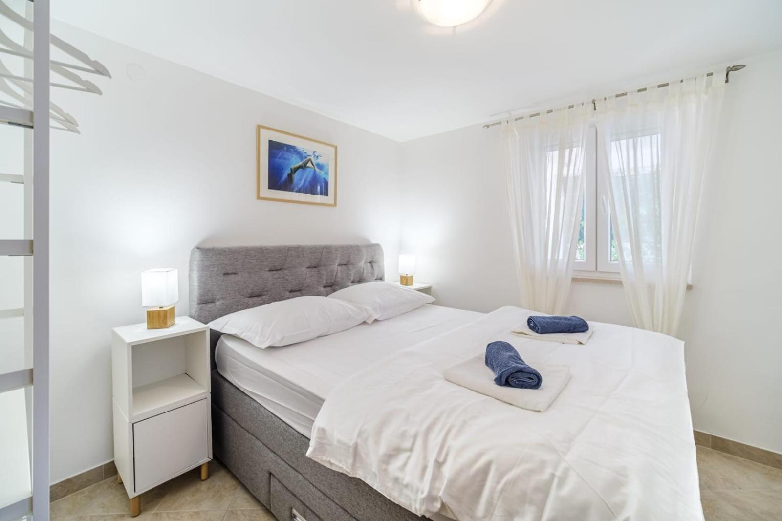 Apartmani P&S Supetar Eksteriør billede