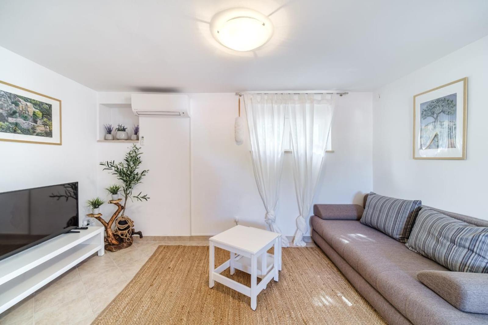 Apartmani P&S Supetar Eksteriør billede